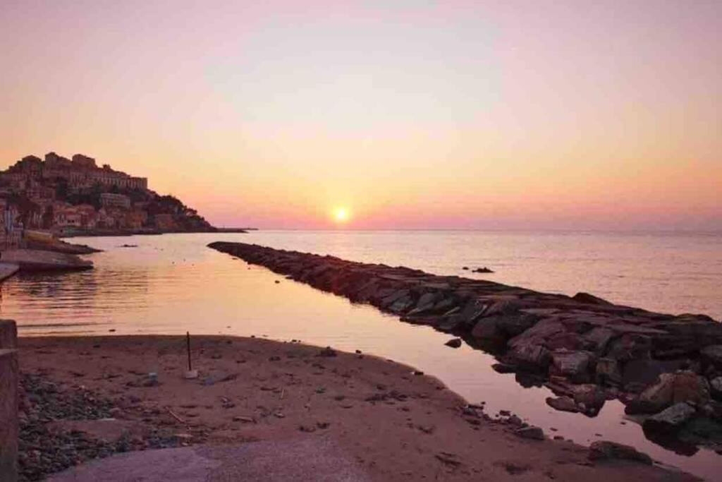 Appartamento Sul Mare Alla Foce Imperia Exterior foto